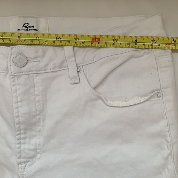 A2Jeans Cotton Blend White Women’s Jean’s Size 11 - Picture 4 of 9